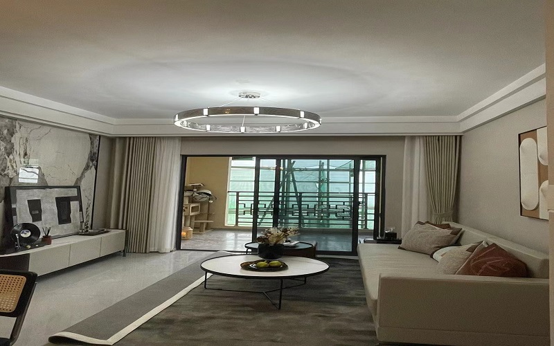 楚天都(dōu)市(shì)·半城(chéng)伴山(shān)