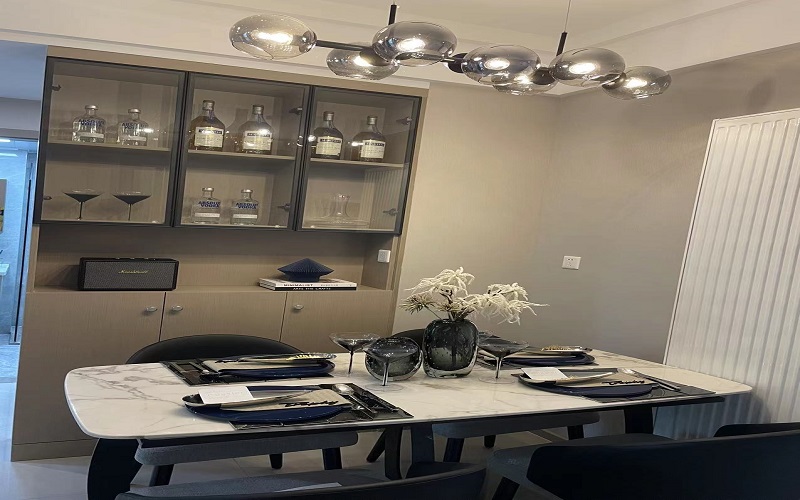 楚天都(dōu)市(shì)·半城(chéng)伴山(shān)